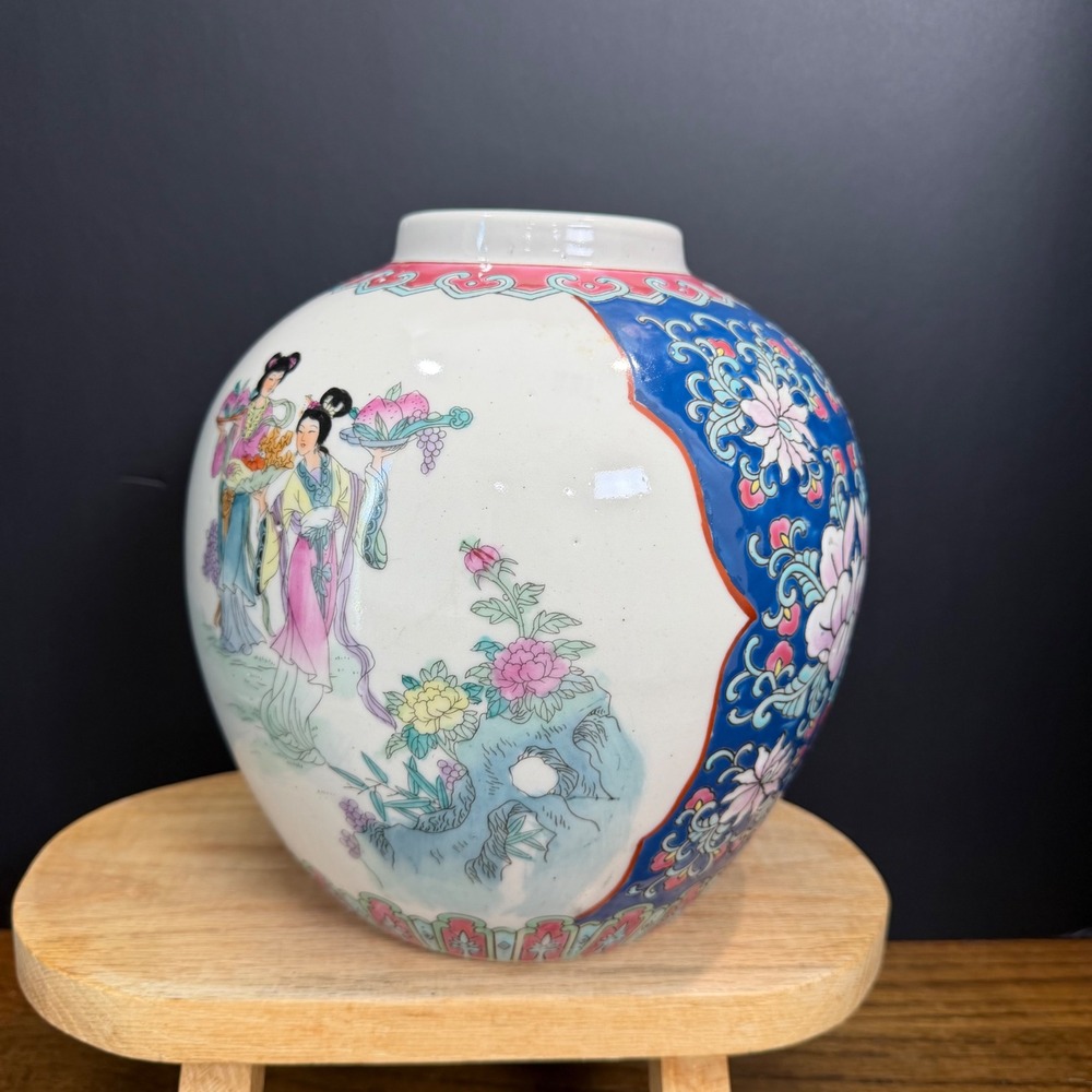Vintage Chinese Famille Rose Porcelain Ginger Jar Vase Hand Painted Blue 9"